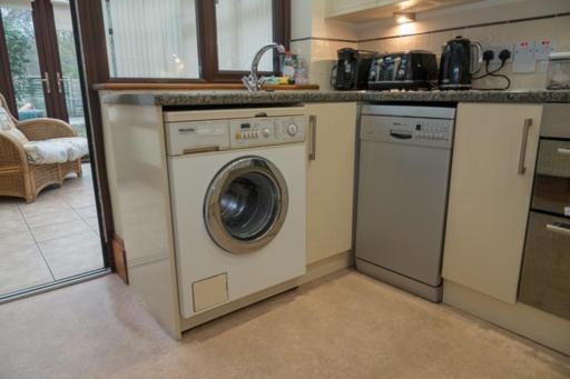 Beautiful Bexhill Cottage With Garden 3 Mins Walk To Beach Bexhill-on-Sea Exterior foto